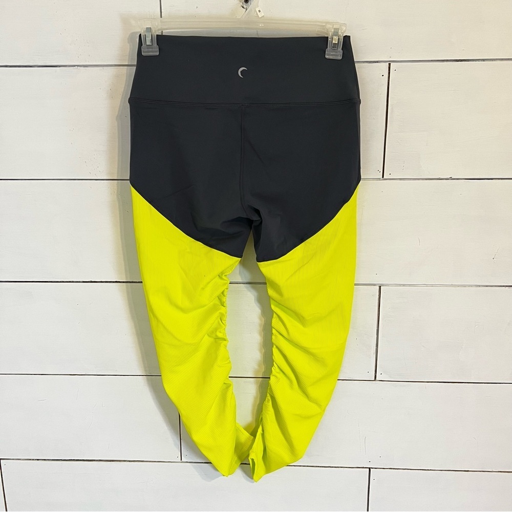 Zyia Active Neon Yellow Parallel Luxe Hi-Rise 7/8 24 Inch Leggings. Size… - Picture 4 of 10
